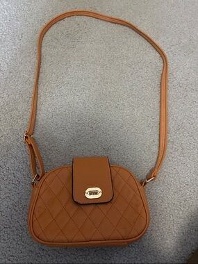 Quilted Crossbody Shoulder Bag in Beige/Mustard — NWOT